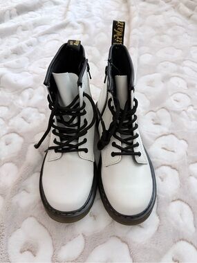 White Doc Martens Boots - Kids Side Zipper & Lace-Up Size 4 D4